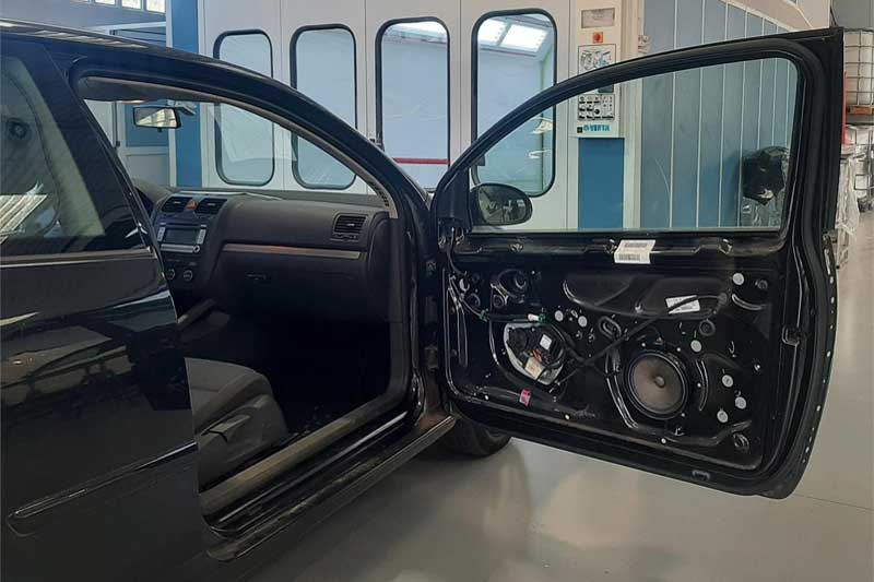 Taller de automóviles en Narón